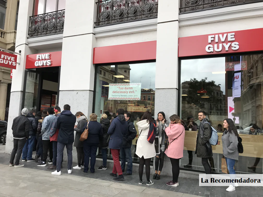 ¿Cómo son las HAMBURGUESAS de FIVE GUYS? - FiveGuys02