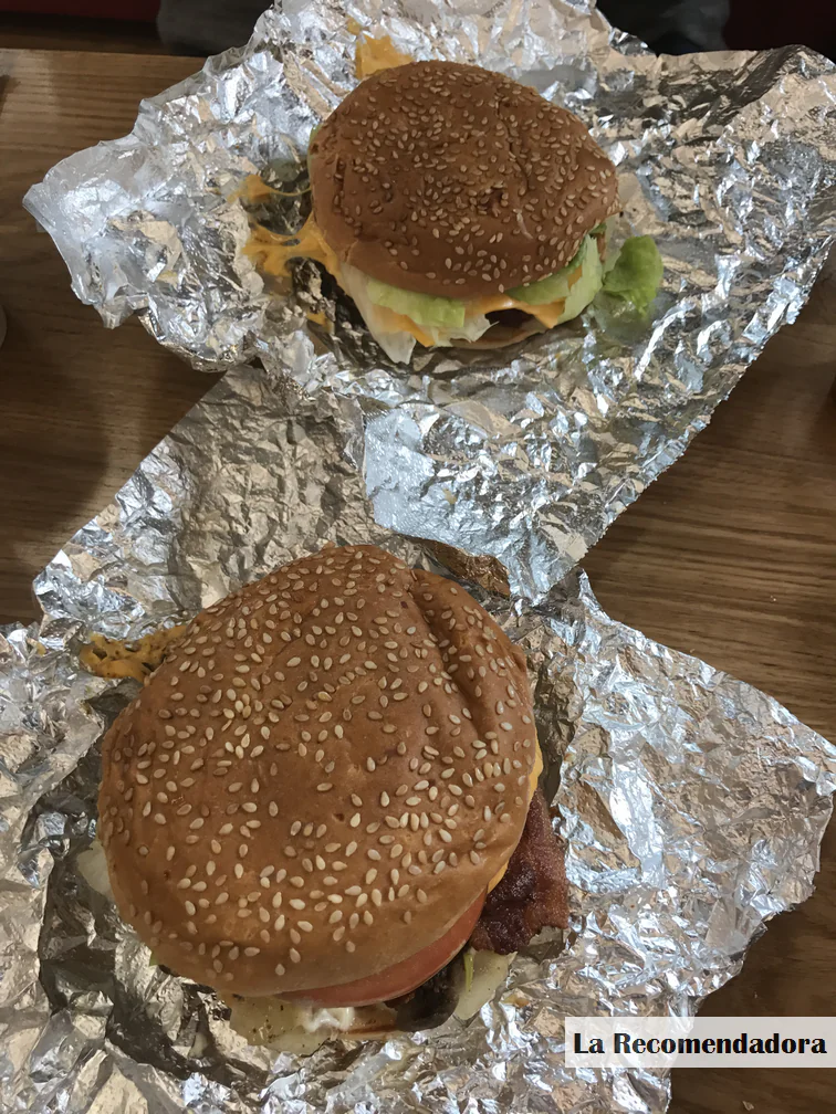 ¿Cómo son las HAMBURGUESAS de FIVE GUYS? - FiveGuys25