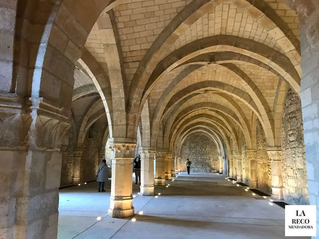 RUTA de 4 DIAS por CHAMPAGNE en FRANCIA - Ruta de 4 dias por la region de Champagne en Francia 252 Palais du Tau (Reims). Claustro