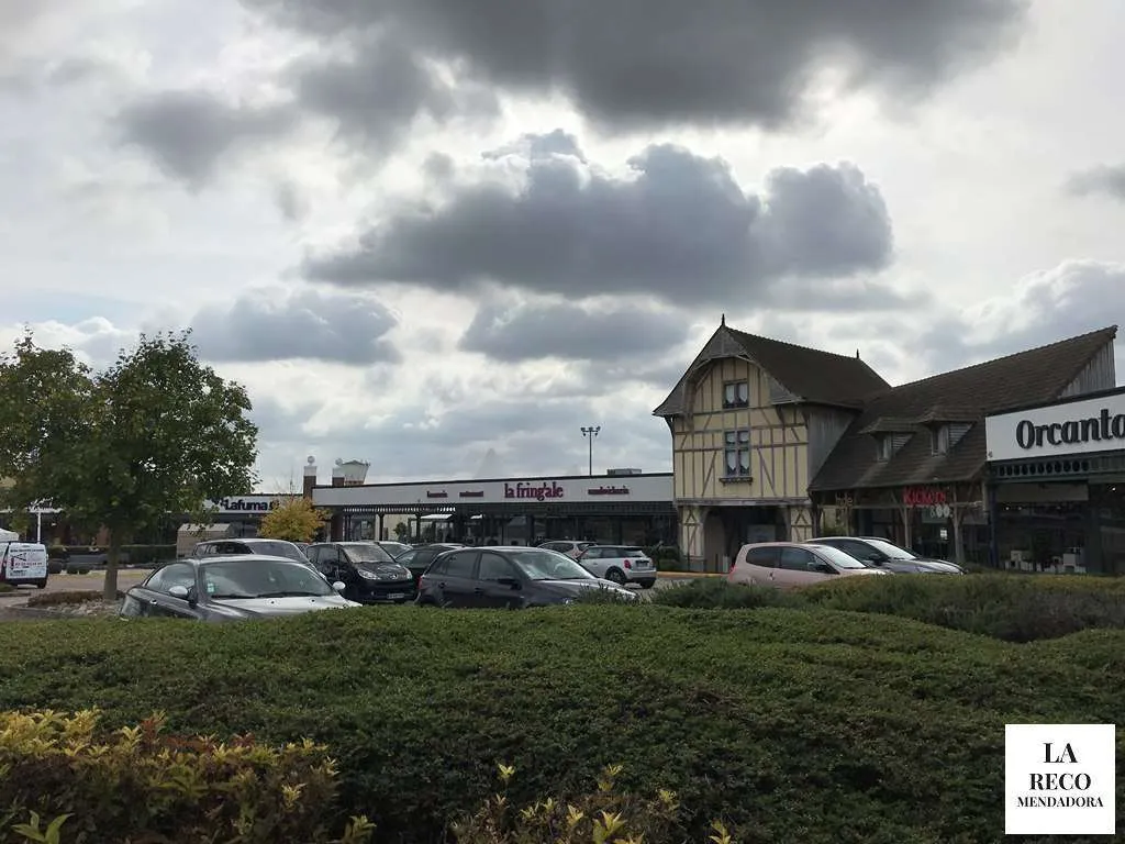 RUTA de 4 DIAS por CHAMPAGNE en FRANCIA - Ruta de 4 dias por la region de Champagne en Francia 525 Outlet McArthurGlenn en Troyes
